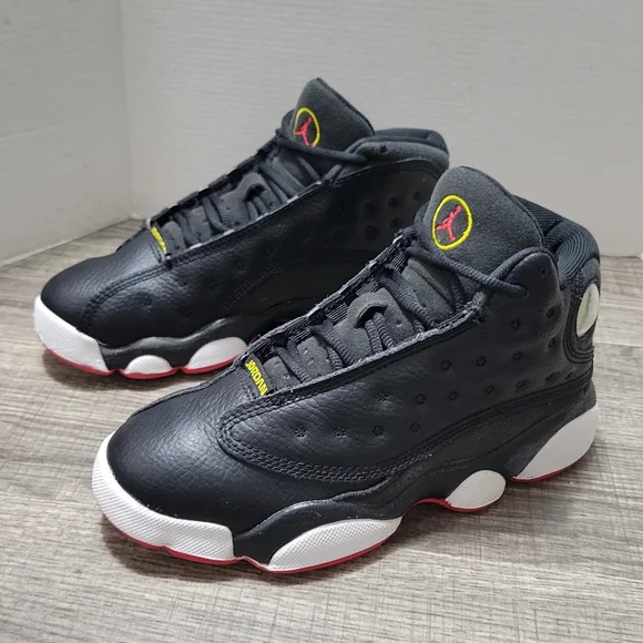 Jordan 13 Kids Shoes Black Red White Size 13.5C - Picture 1 of 7